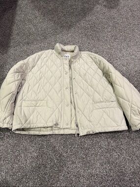 Zara Quilted Puffer Jacket in Light Taupe